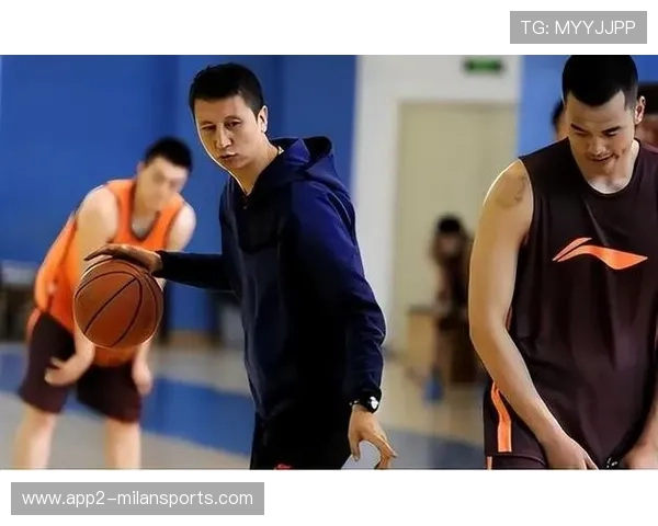 中国男篮训练量曝光:美国教练看傻